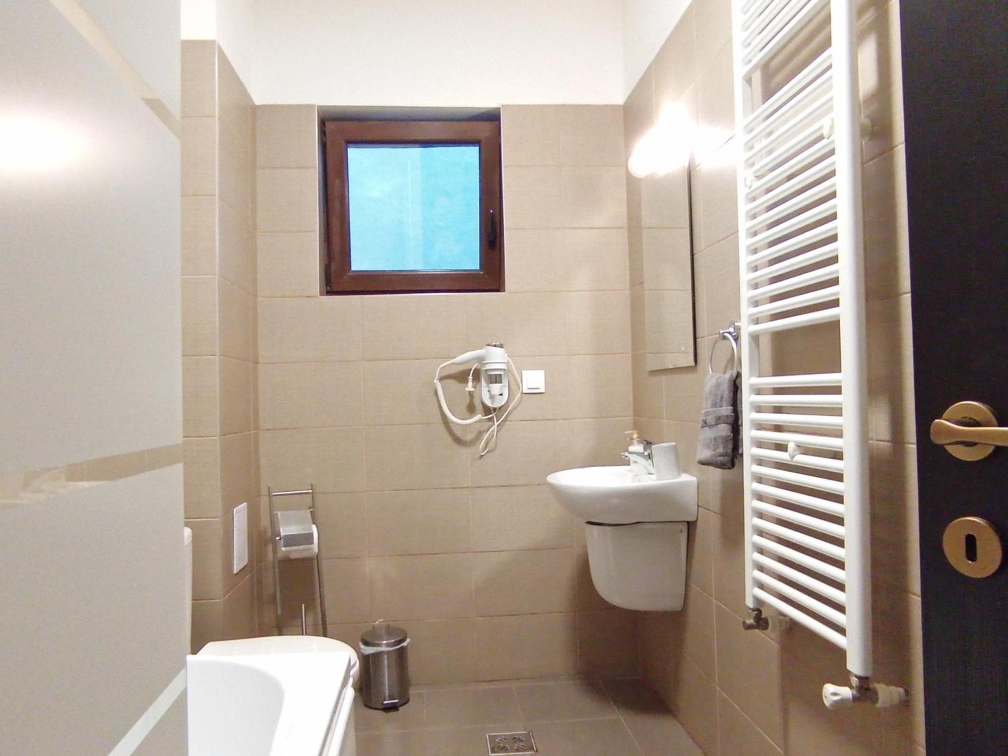 Aparthotel Laura Cluj-Napoca Extérieur photo